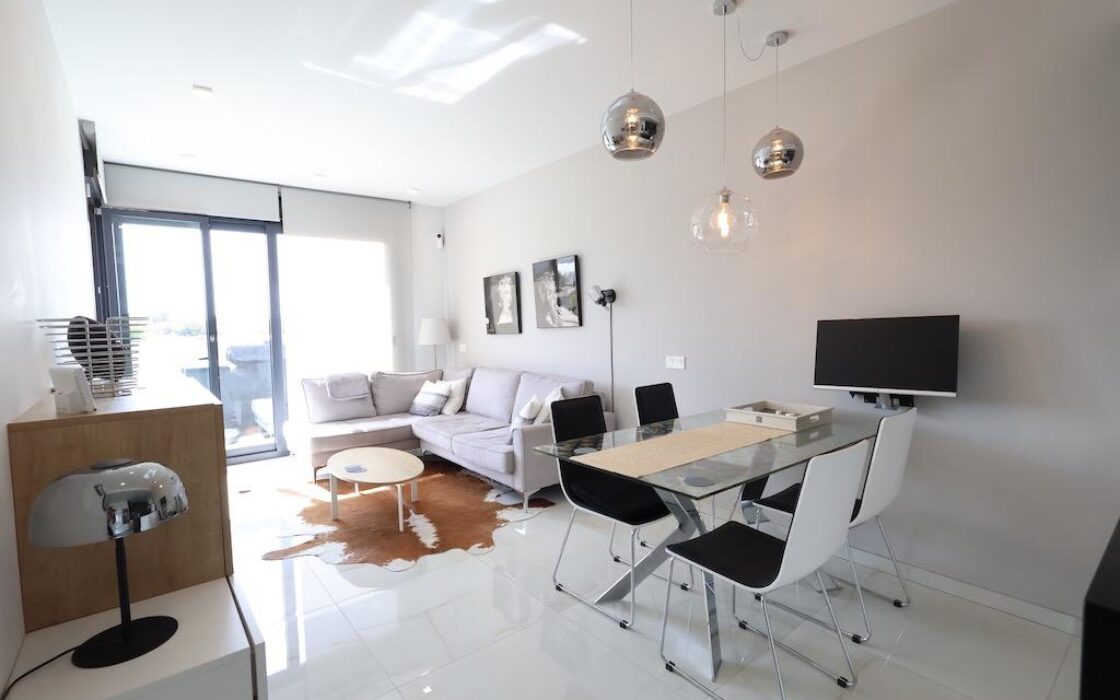 Апартаменты в Ориуэла Коста 78 кв.м с террасой у моря