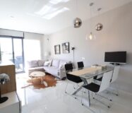 Апартаменты в Ориуэла Коста 78 кв.м с террасой у моря