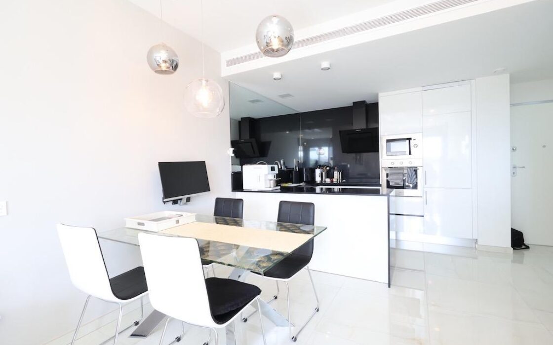 Апартаменты в Ориуэла Коста 78 кв.м с террасой у моря