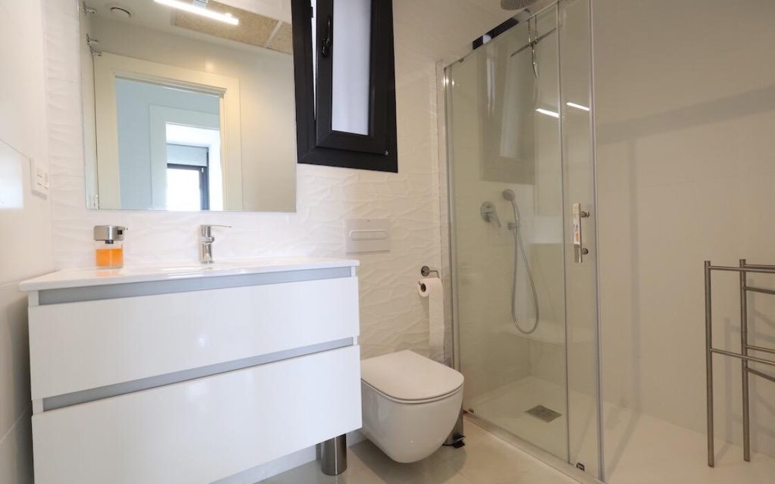 Апартаменты в Ориуэла Коста 78 кв.м с террасой у моря