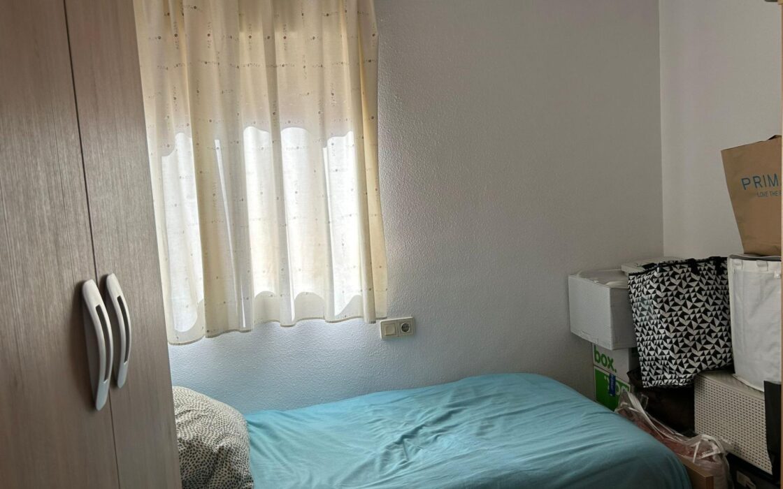 Просторные апартаменты в Бенидорме 80 кв.м с террасой у моря