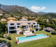 Вилла с террасой в Сьерра-Бланка, Марбелья, 1299 кв.м