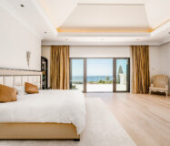 Вилла с террасой в Сьерра-Бланка, Марбелья, 1299 кв.м