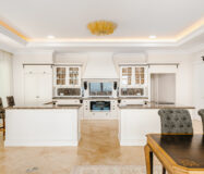 Вилла с террасой в Сьерра-Бланка, Марбелья, 1299 кв.м