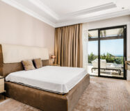 Вилла с террасой в Сьерра-Бланка, Марбелья, 1299 кв.м