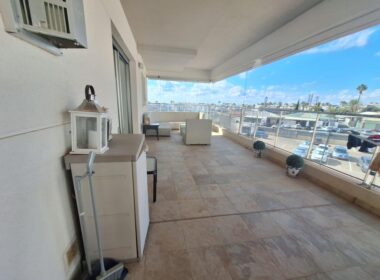 Квартира с террасой в Лос-Дольсес, Ориуэла Коста 152 кв.м