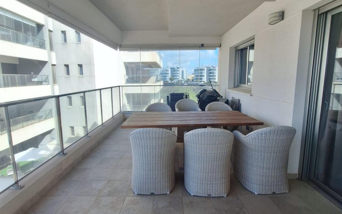 Квартира с террасой в Лос-Дольсес, Ориуэла Коста 152 кв.м