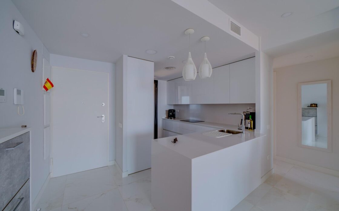 Апартаменты с видом на море в Бенидорме 130 кв.м 3 комнаты