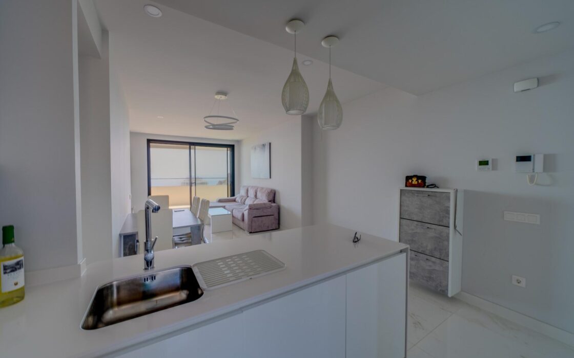 Апартаменты с видом на море в Бенидорме 130 кв.м 3 комнаты