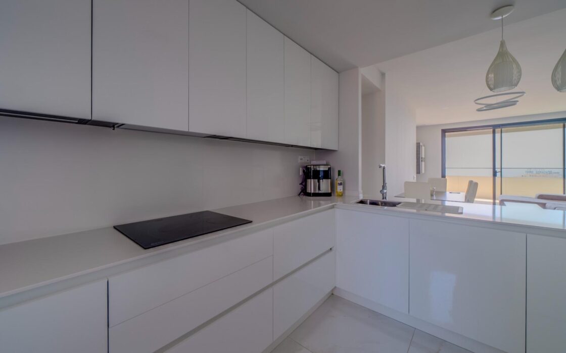 Апартаменты с видом на море в Бенидорме 130 кв.м 3 комнаты