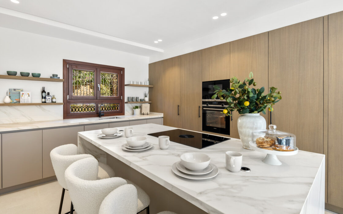 Вилла 654 кв.м на Золотой миле в Марбелье с видом на море