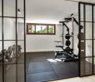 Вилла 654 кв.м на Золотой миле в Марбелье с видом на море