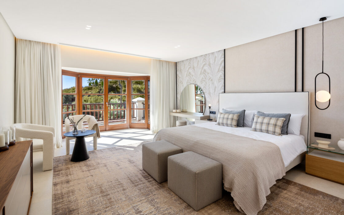 Вилла 654 кв.м на Золотой миле в Марбелье с видом на море