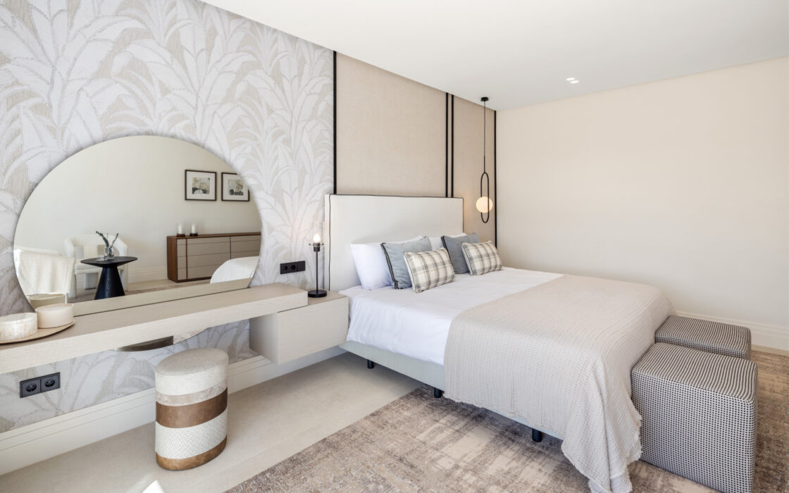 Вилла 654 кв.м на Золотой миле в Марбелье с видом на море