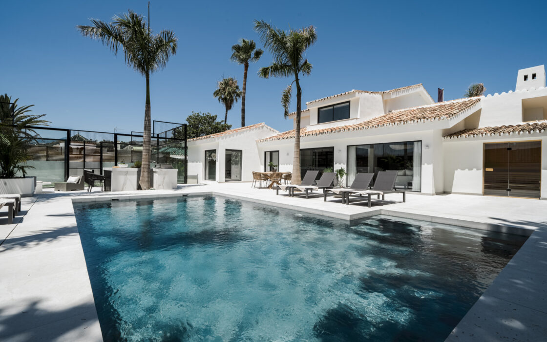 Вілла в Новій Андалусії з видом на гори 262 кв.м