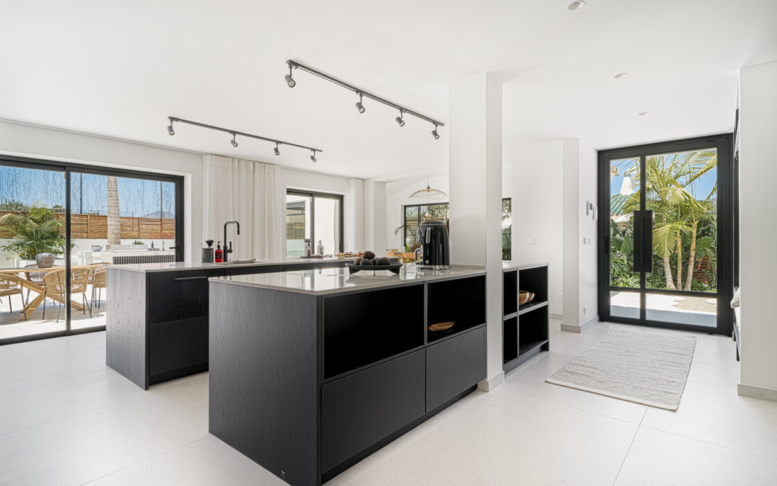 Вілла в Новій Андалусії з видом на гори 262 кв.м