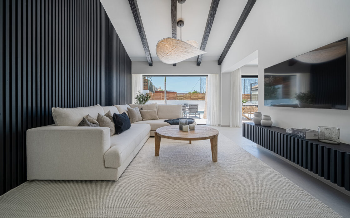 Вілла в Новій Андалусії з видом на гори 262 кв.м