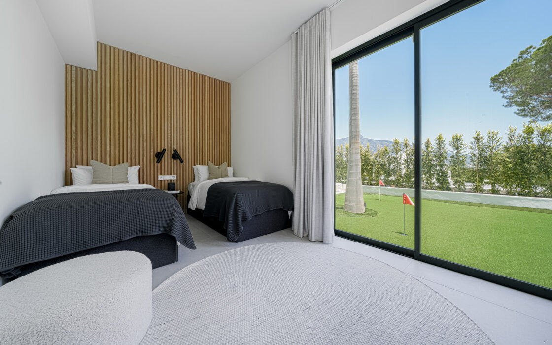 Вілла в Новій Андалусії з видом на гори 262 кв.м