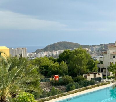 Полунова квартира в Сьерра Кортина з видом на море 77 кв.м