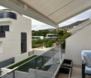 Полунова квартира в Сьерра Кортина з видом на море 77 кв.м