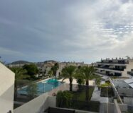 Полунова квартира в Сьерра Кортина з видом на море 77 кв.м