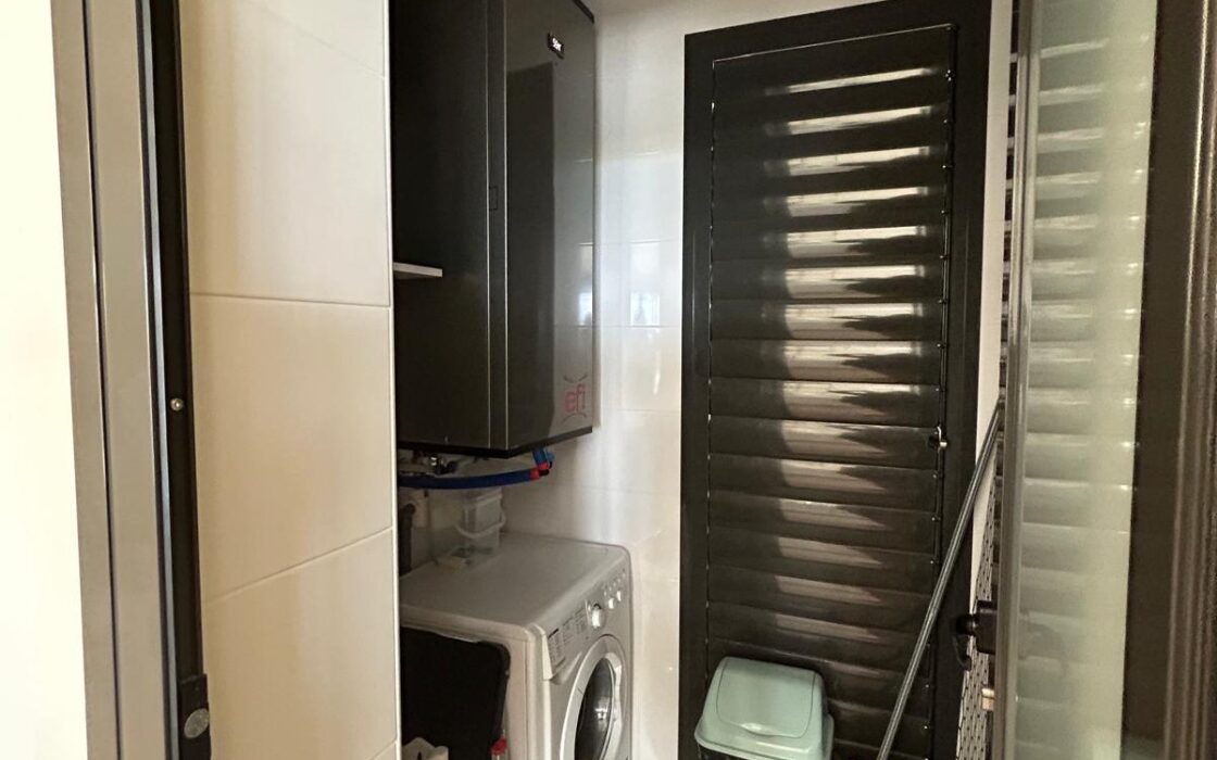 Полунова квартира в Сьерра Кортина з видом на море 77 кв.м