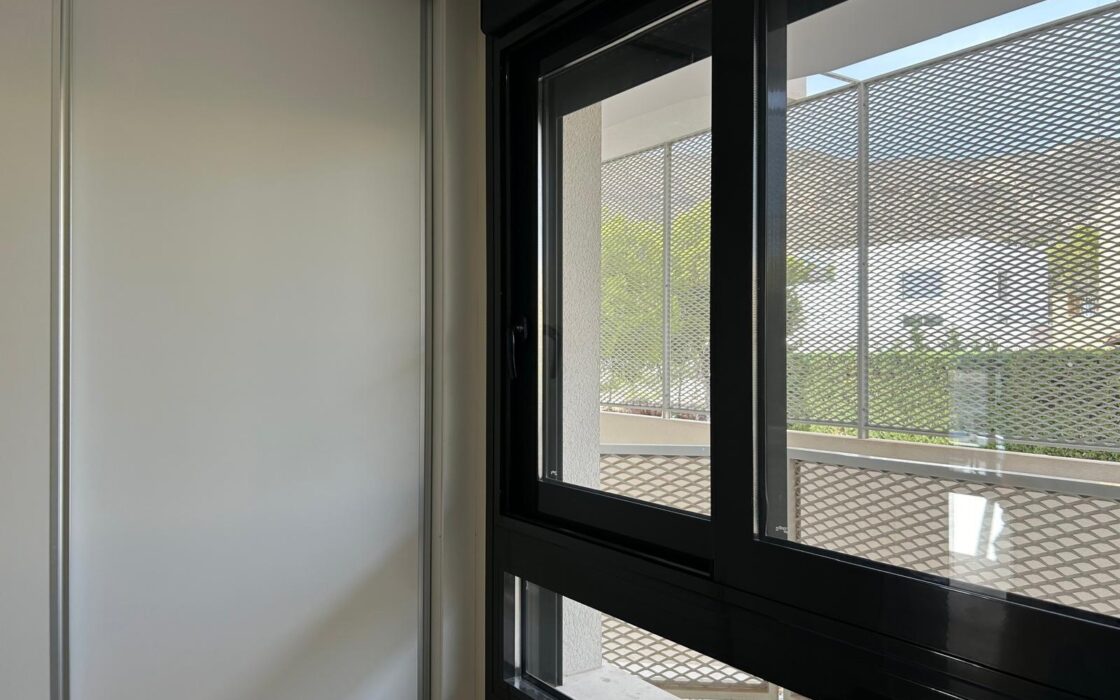 Полунова квартира в Сьерра Кортина з видом на море 77 кв.м