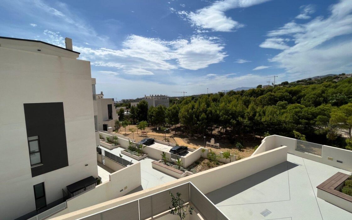 Полунова квартира в Сьерра Кортина з видом на море 77 кв.м