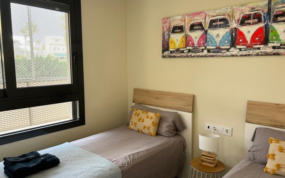 Полунова квартира в Сьерра Кортина з видом на море 77 кв.м