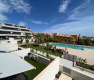 Полунова квартира в Сьерра Кортина з видом на море 77 кв.м