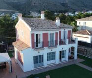 Вилла в Сьерра-Кортина з видом на море, 200 кв.м, 4 спальні