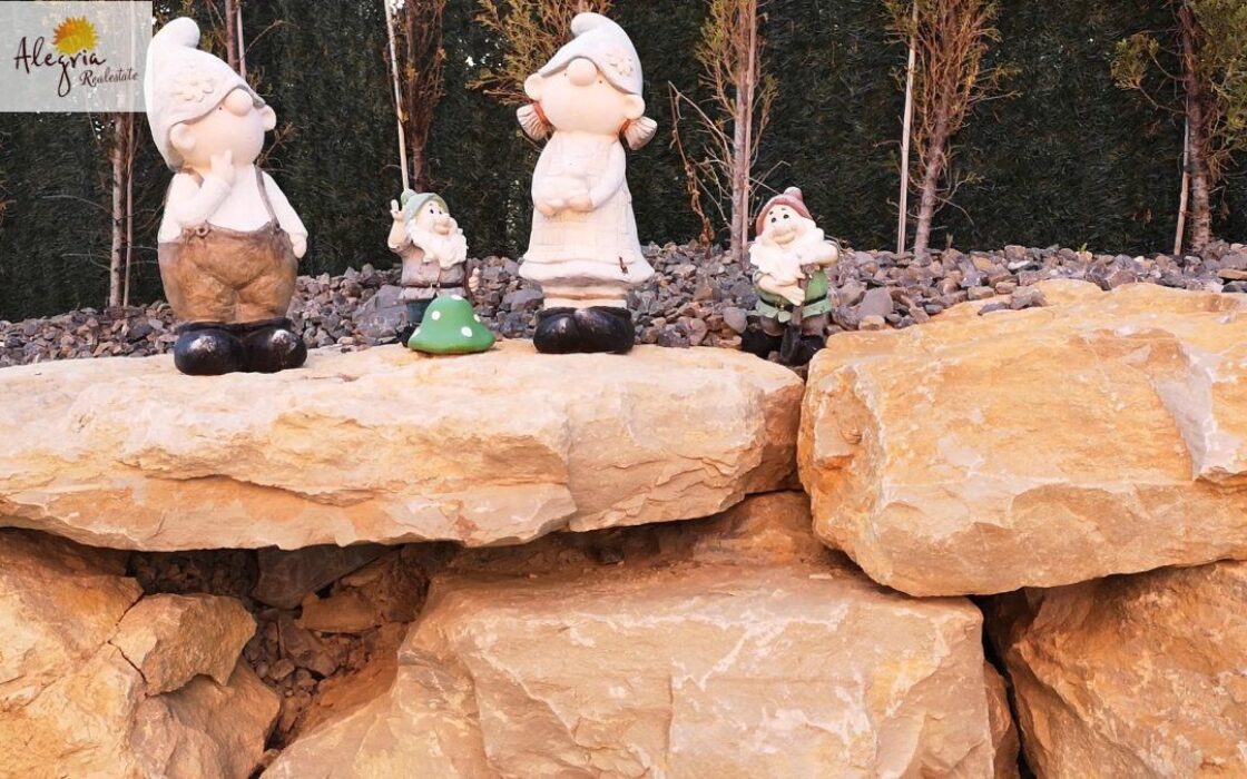 Вилла в Сьерра-Кортина з видом на море, 200 кв.м, 4 спальні