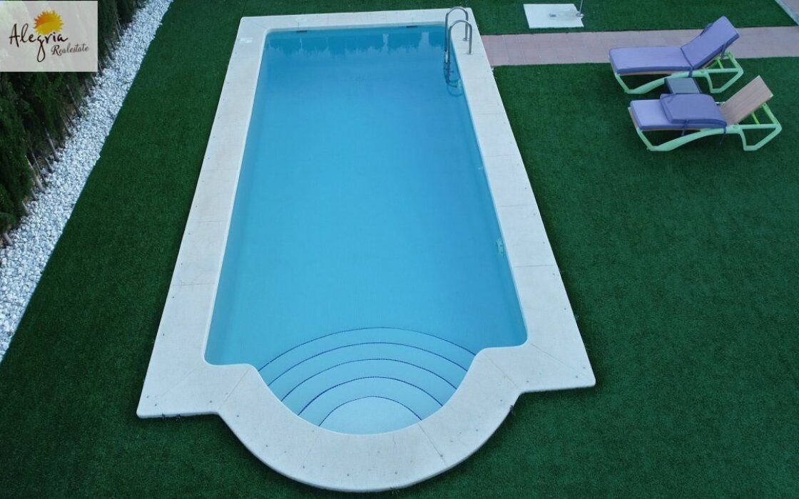 Вилла в Сьерра-Кортина з видом на море, 200 кв.м, 4 спальні