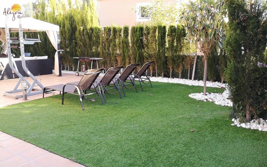 Вилла в Сьерра-Кортина з видом на море, 200 кв.м, 4 спальні