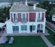 Вилла в Сьерра-Кортина з видом на море, 200 кв.м, 4 спальні