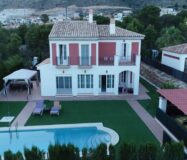 Вилла в Сьерра-Кортина з видом на море, 200 кв.м, 4 спальні