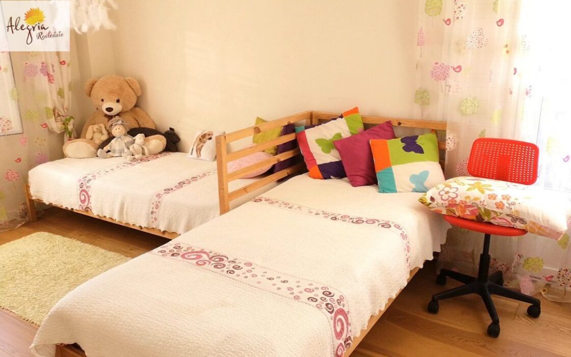 Вилла в Сьерра-Кортина з видом на море, 200 кв.м, 4 спальні