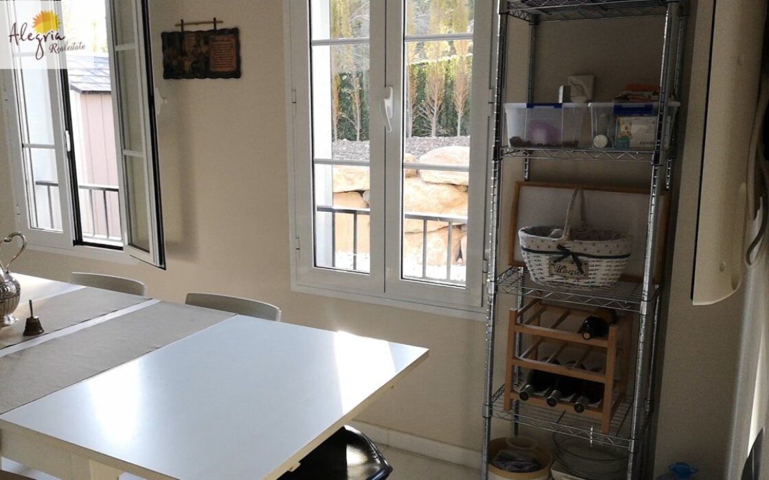 Вилла в Сьерра-Кортина з видом на море, 200 кв.м, 4 спальні