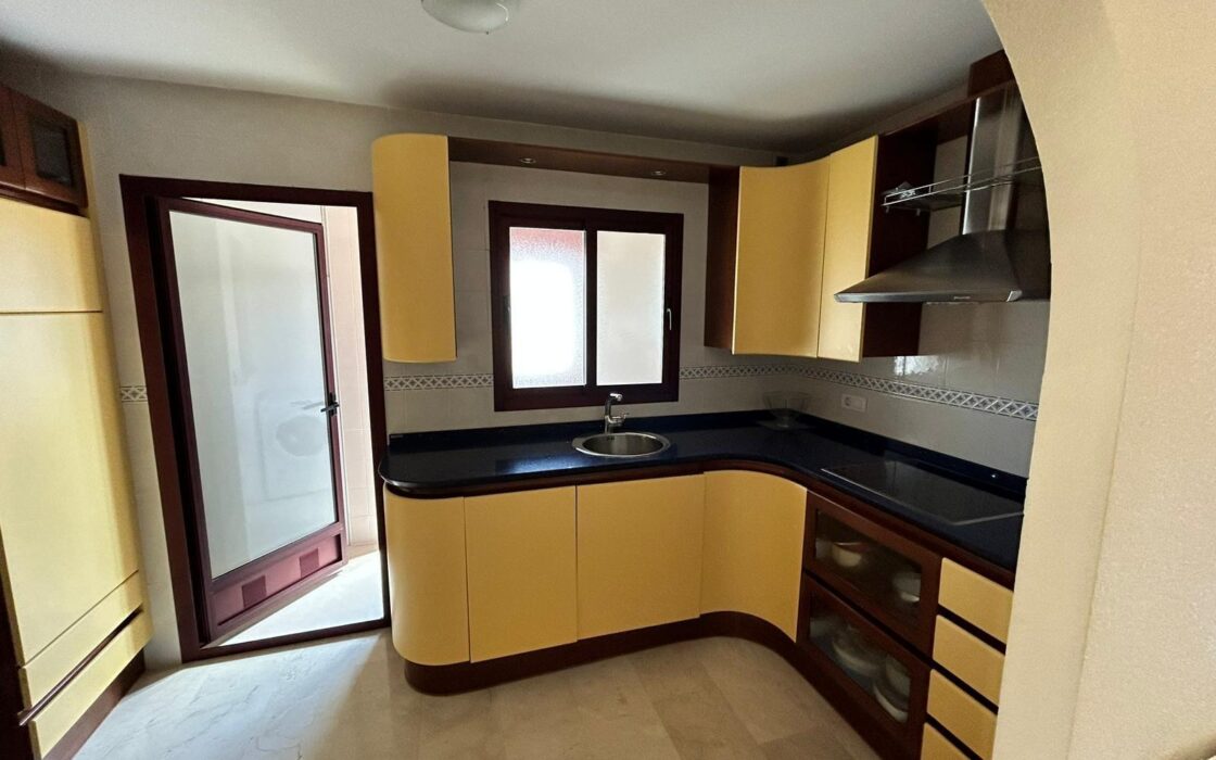 Просторная квартира в Альбире с панорамными видами 109 кв.м