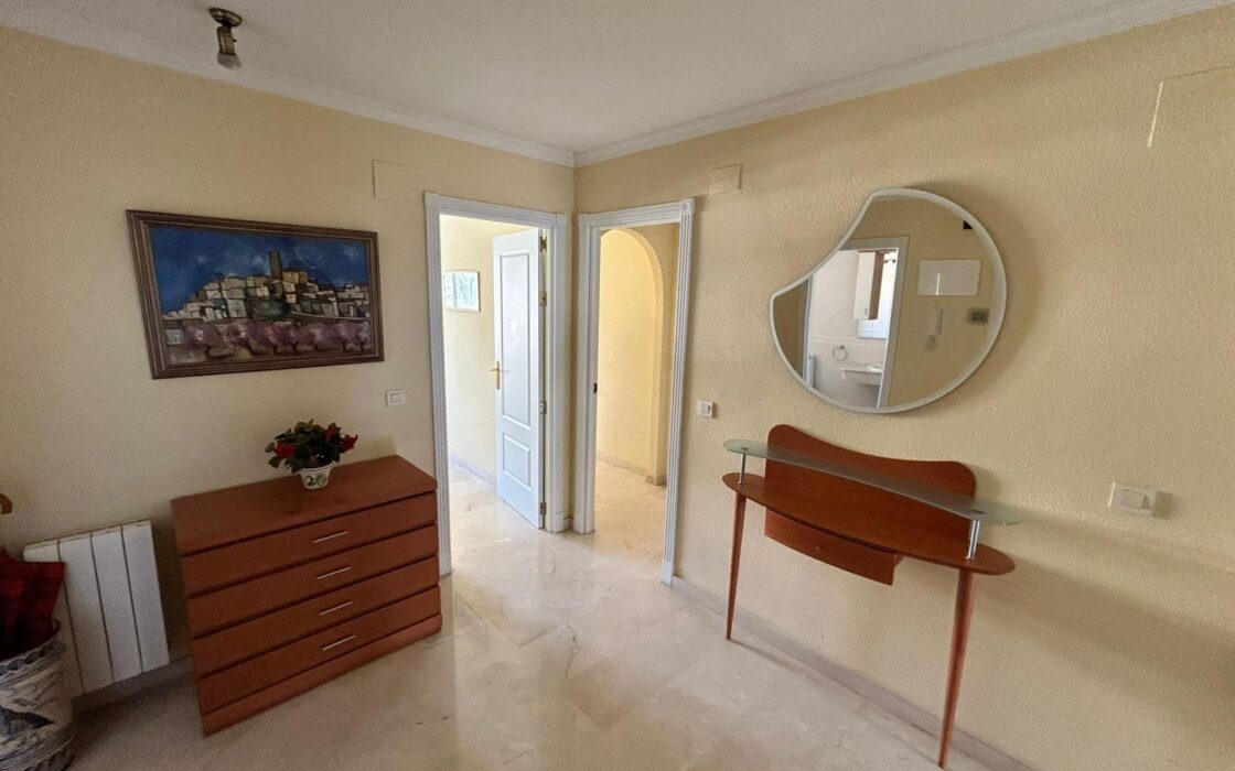 Просторная квартира в Альбире с панорамными видами 109 кв.м