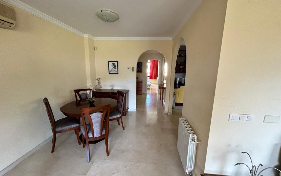 Просторная квартира в Альбире с панорамными видами 109 кв.м