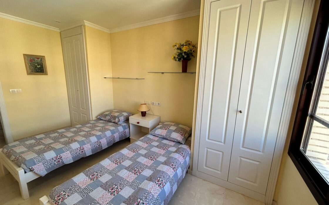 Просторная квартира в Альбире с панорамными видами 109 кв.м