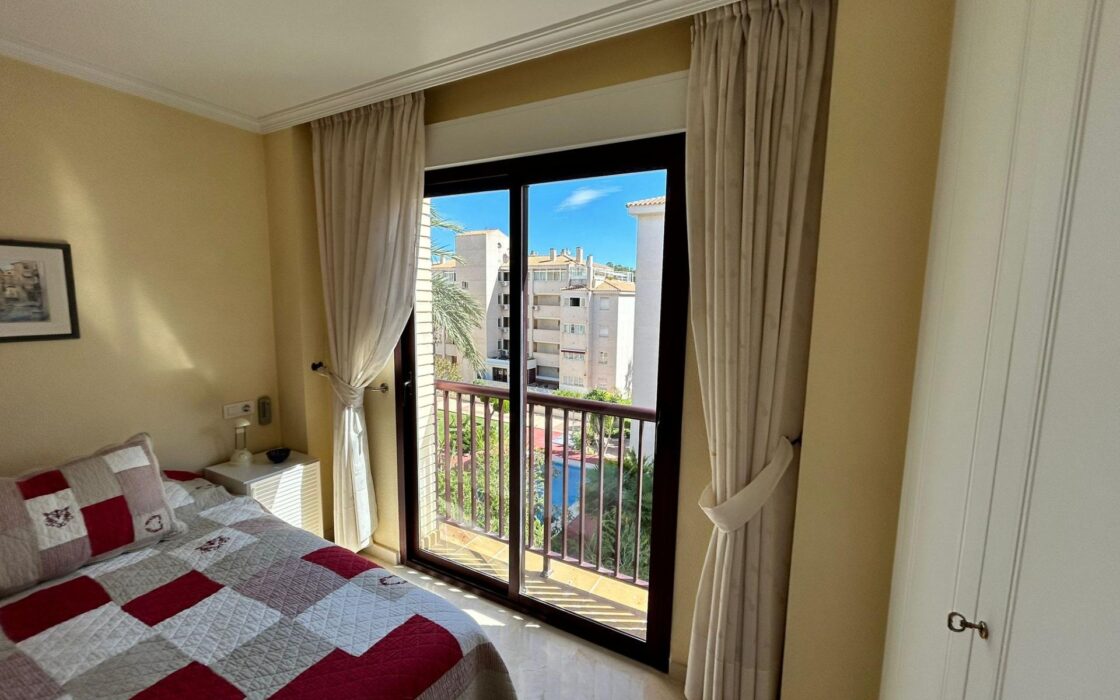 Просторная квартира в Альбире с панорамными видами 109 кв.м