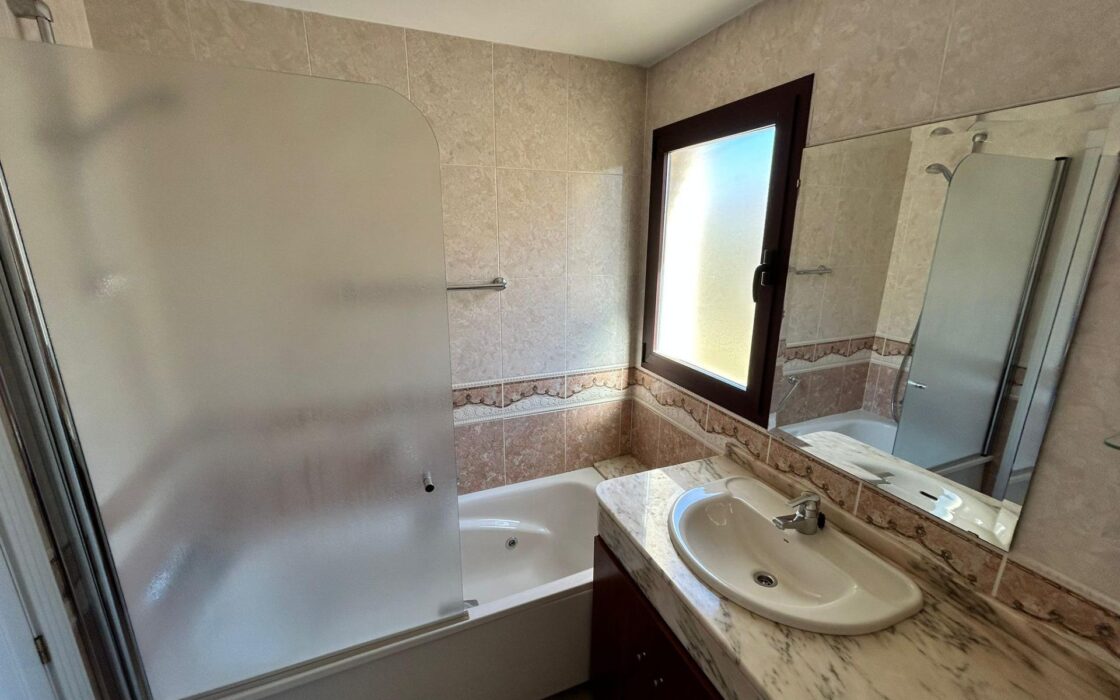 Просторная квартира в Альбире с панорамными видами 109 кв.м