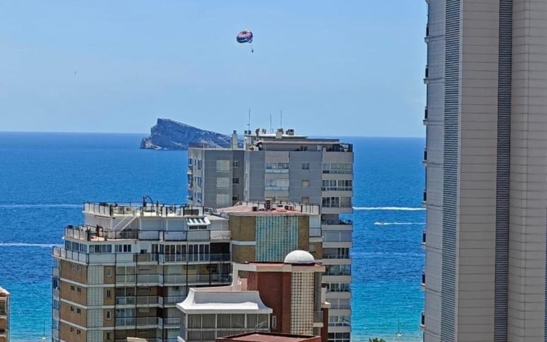 Квартира с видом на море в Бенидорме 55 кв.м с террасой