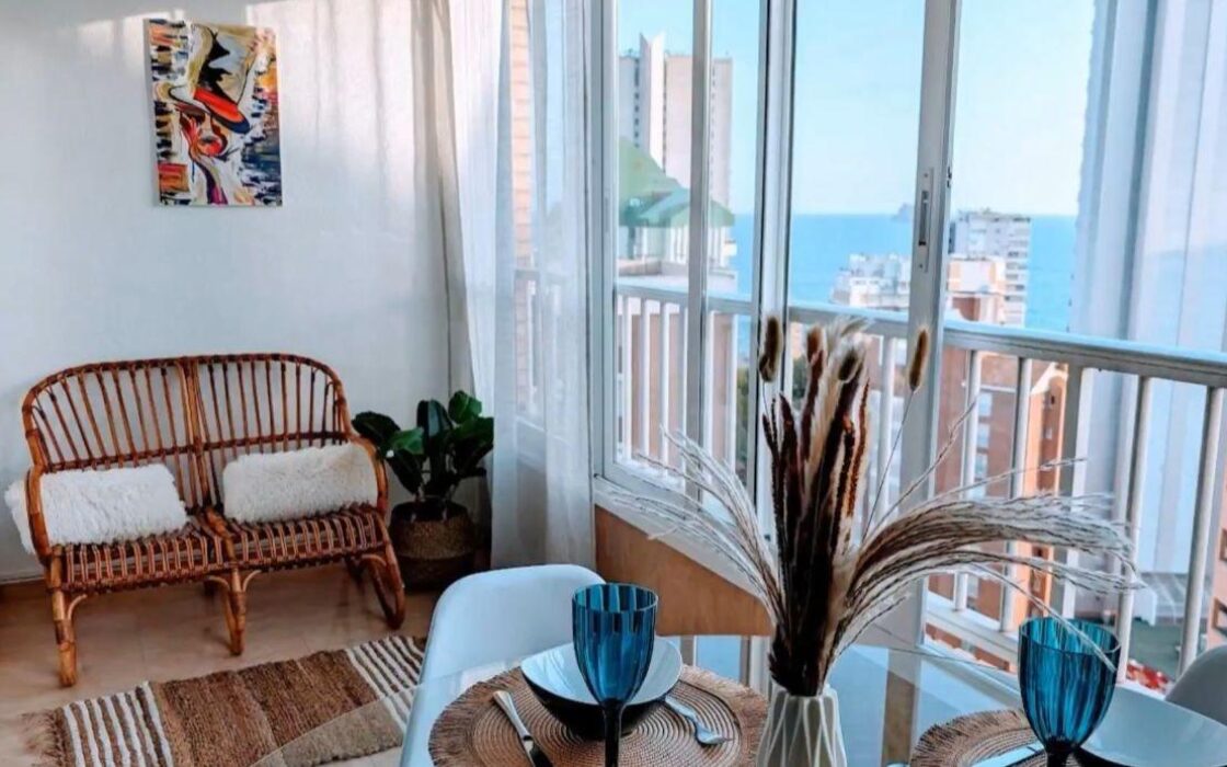 Квартира с видом на море в Бенидорме 55 кв.м с террасой