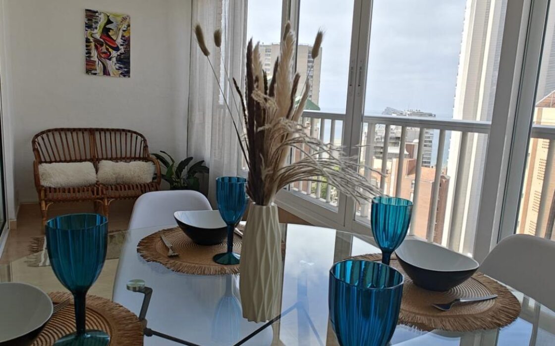 Квартира с видом на море в Бенидорме 55 кв.м с террасой