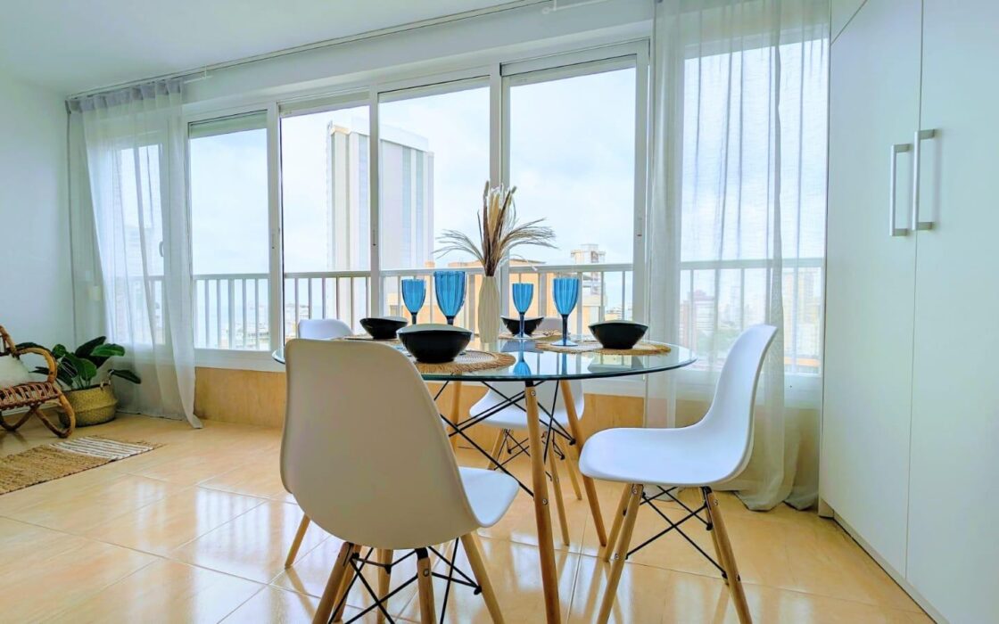 Квартира с видом на море в Бенидорме 55 кв.м с террасой