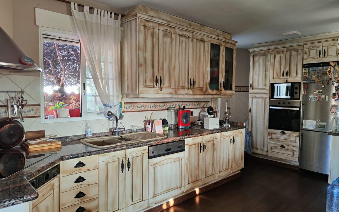 Просторная вилла с террасами в Ла Нусии, 290 кв.м, уединение