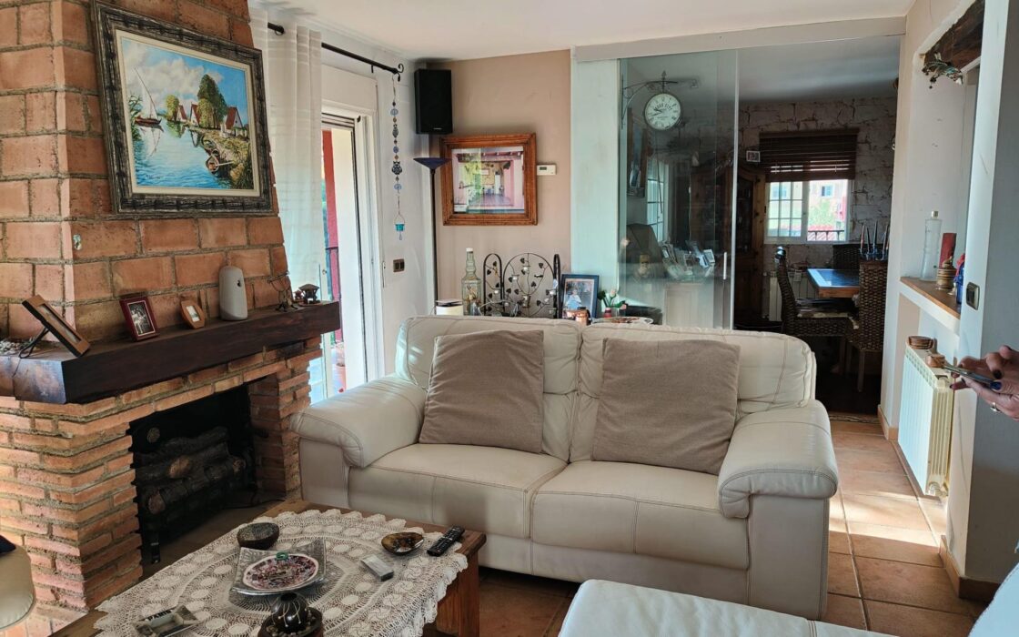 Просторная вилла с террасами в Ла Нусии, 290 кв.м, уединение